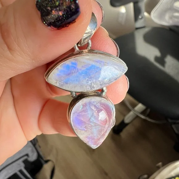 Moonstone Sterling Silver Pendent - Picture 1 of 3